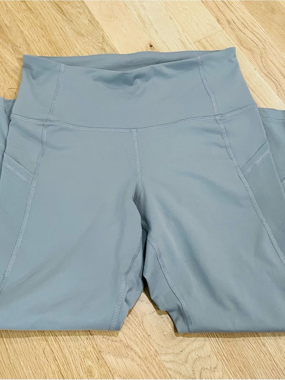 Old Navy Women High-Waist Athletic Leggings in Dusty Blue Grey Medium